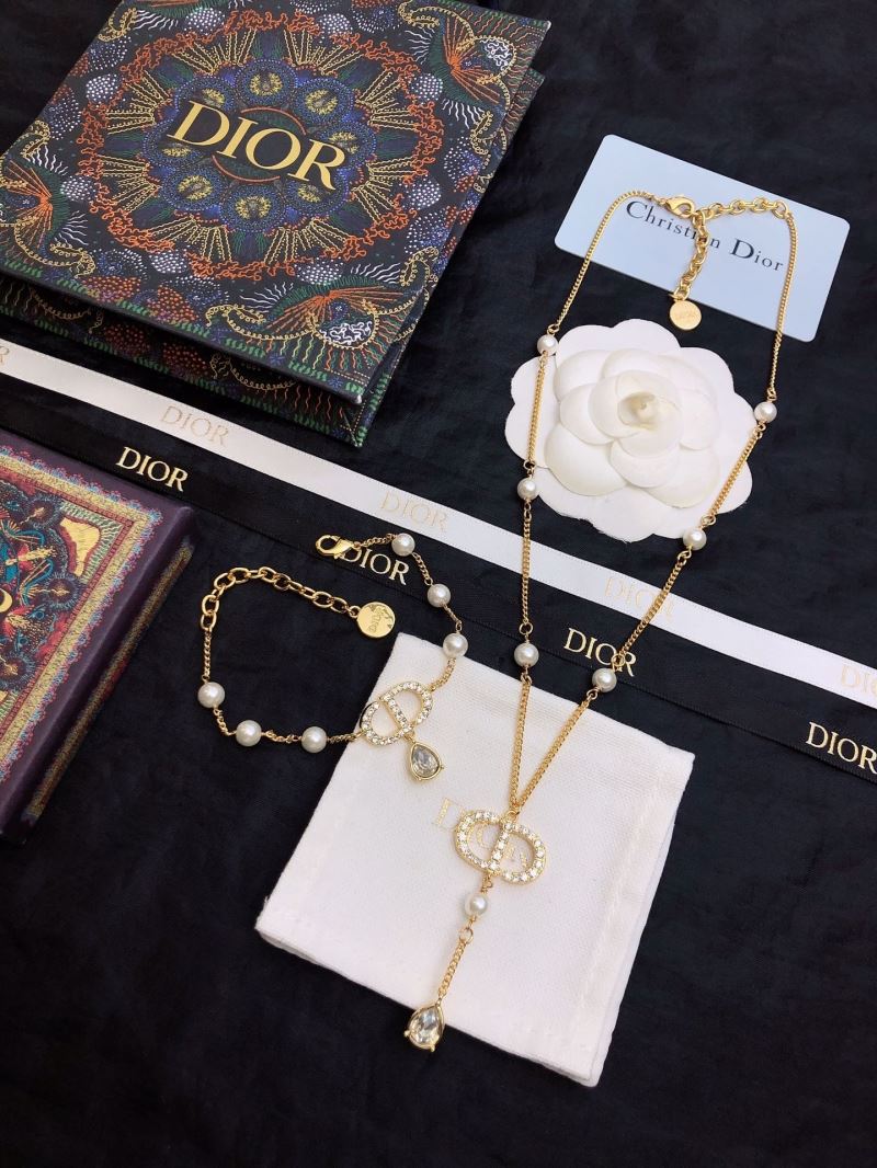 chr1st1an D10r necklaces